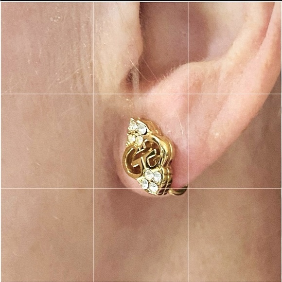 Givenchy Earrings Gold - Picture 1 of 2